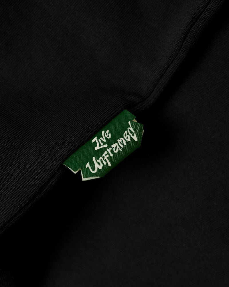 "Devour" T-Shirt Black