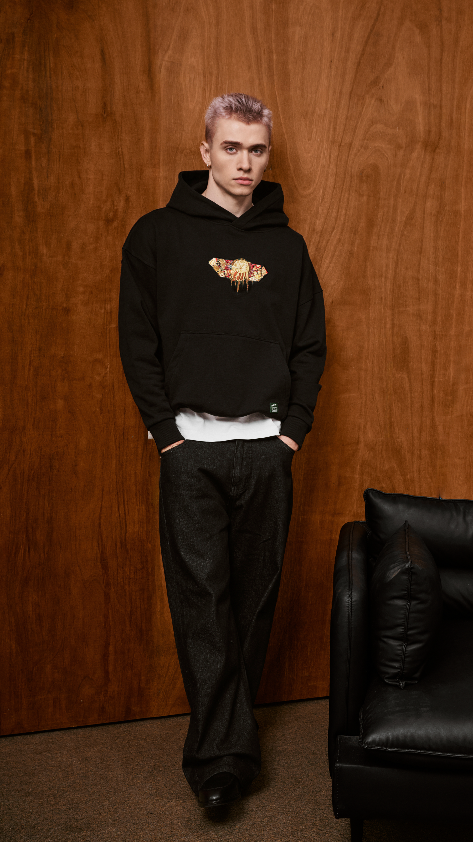 COLLECTIBLE EMBROIDERED ARTWEAR